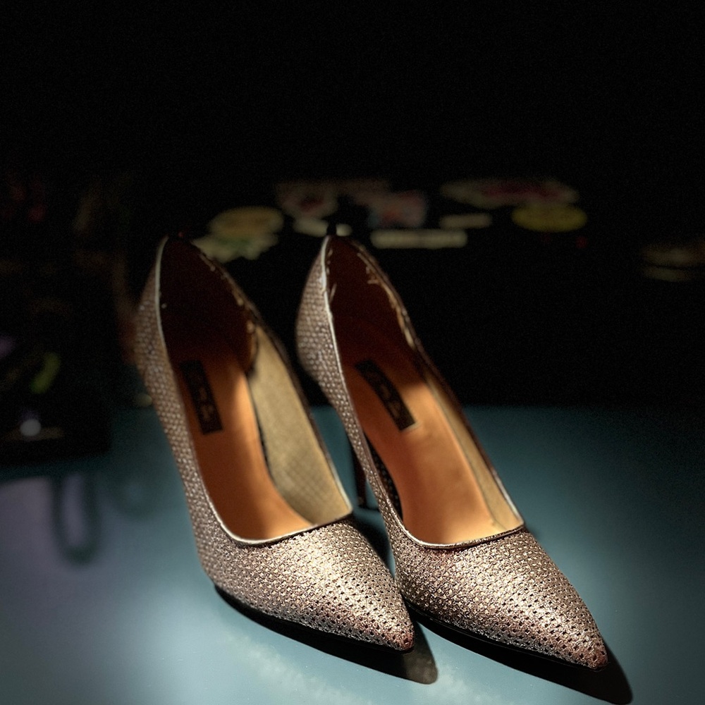 SJP by Sarah Jessica Parker Rose Gold Glitter Pointed-Toe Pumps